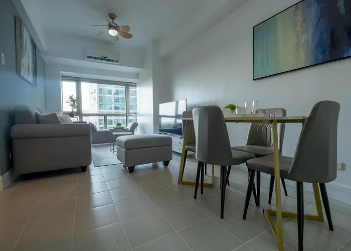 Cozy 2br In Bgc - Fixed Wi-fi 58 Inch Uhd Tv *