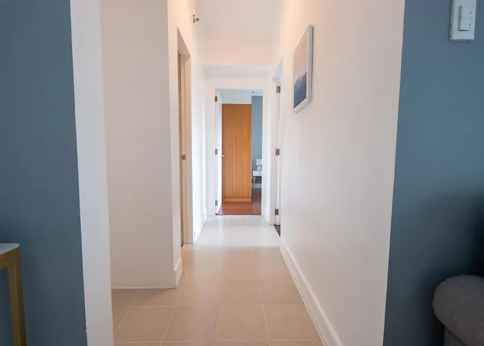 Apartamento Cozy 2br In Bgc - Fixed Wi-fi 58 Inch Uhd Tv *