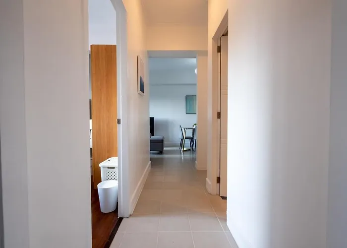 Apartamento Cozy 2br In Bgc - Fixed Wi-fi 58 Inch Uhd Tv *