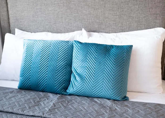 Cozy 2br In Bgc - Fixed Wi-fi 58 Inch Uhd Tv Manila