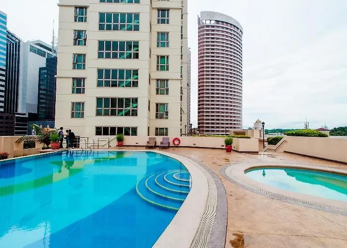 Cozy 2br In Bgc - Fixed Wi-fi 58 Inch Uhd Tv